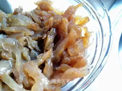 Sweet and sour jellyfish head