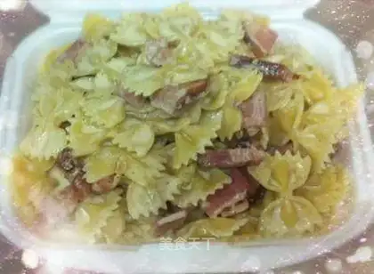 Italian butterfly pasta