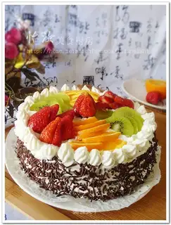 assorted fruit cream cake