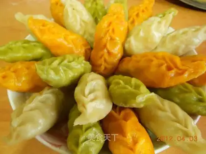 Steamed dumplings with radish
