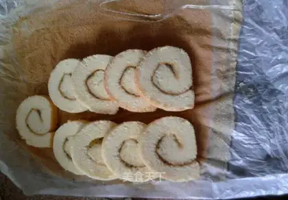 exotic jam cake roll