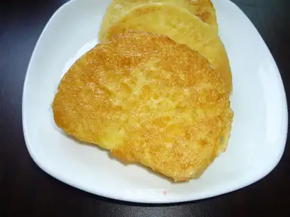 Egg steamed bun slices