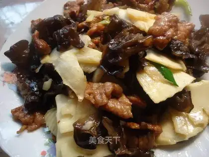 stir-fried pork with spring bamboo shoots and fungus