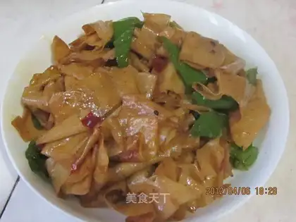 stir-fried tofu skin with green pepper
