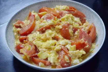 Scrambled egg with tomato