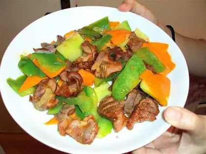 Crispy and spicy chicken gizzards
