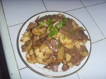 Stewed pork liver with water chestnuts