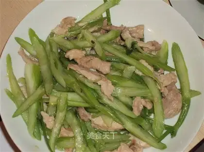 stir-fried shredded pork with celery