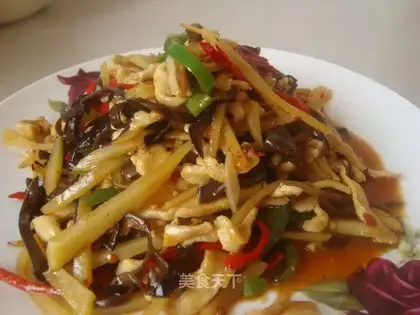 Shredded chicken with fish flavor