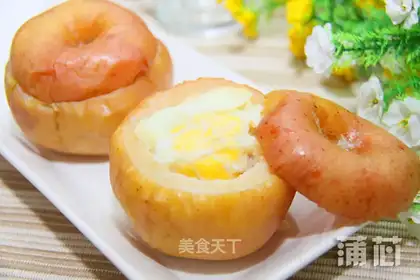 Stewed apples with eggs