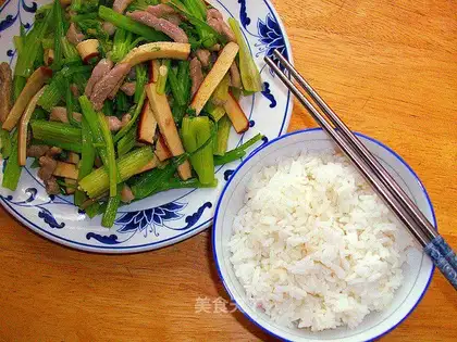 Celery dried pork shredded