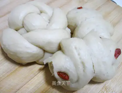 Milk flavored oat noodles and steamed buns