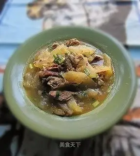 Roast duck stewed old zucchini