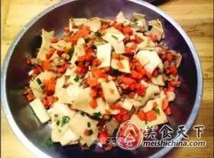 Thousand slices of fried carrot and meat minced