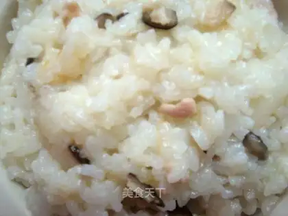 Rice with yam and mushroom and lean meat