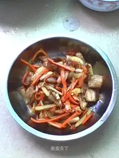 stir-fried pork with shredded shredded pork