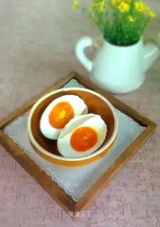 Homemade salted duck eggs