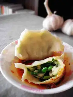 Spring leek and cabbage dumplings
