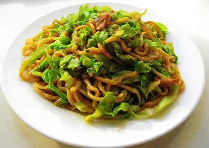 Home-cooked fried noodles