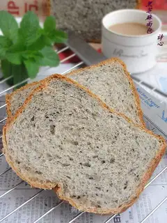 Black sesame toast