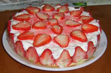 strawberry mousse cake