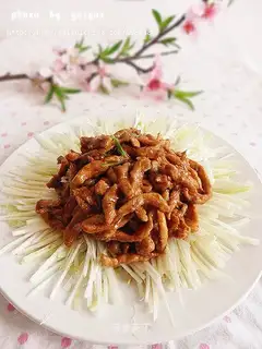 Shredded pork in Beijing sauce