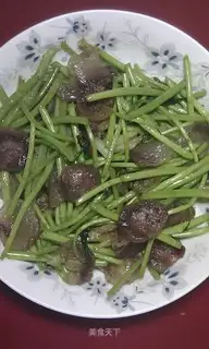 stir-fried sausage with artemisia quinoa