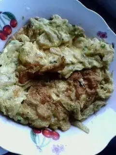 Egg wrapped with shrimp skin