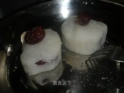 Red dates glutinous rice cake