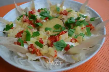 Steamed cod fin meat
