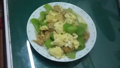 Scrambled eggs with loofah