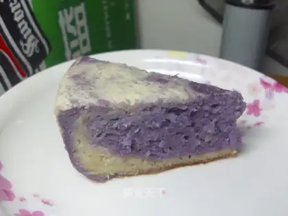 Milk fragrant purple potato cake