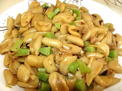 stir-fried cat ears with lettuce