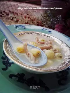 Pork tripe and lotus seed soup