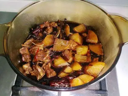 Braised mutton stewed radish