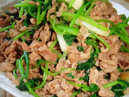 stir-fried mutton with cilantro