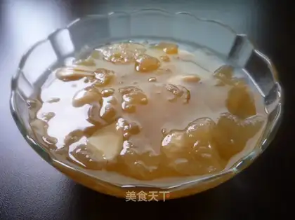 Rock sugar, white fungus and pear soup