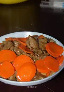 stir-fried beef with carrot