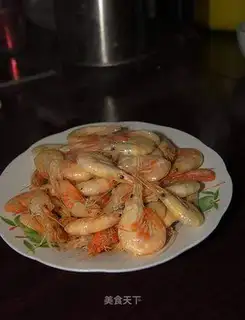 stir-fry small sea shrimp