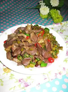 stir-fried chicken gizzards with sour beans