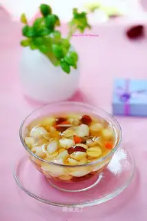 Lotus seeds, lily, honey beans, syrup water