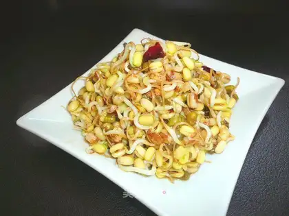 stir-fried bean sprouts