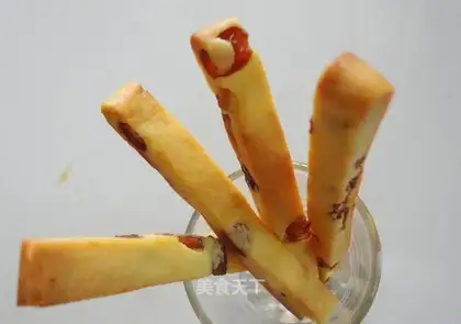 Crispy finger cake with raisins