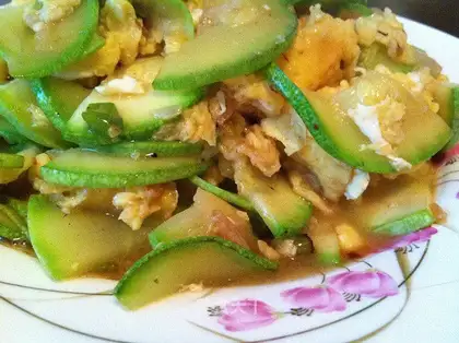 Shrimp skin zucchini egg