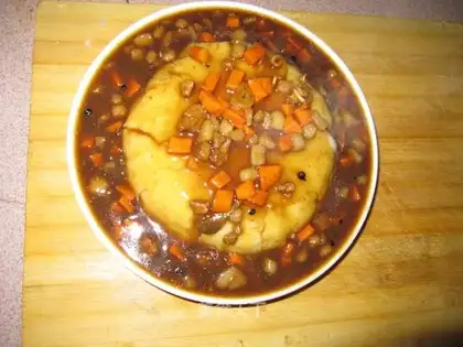 Mashed potatoes with fragrant meat