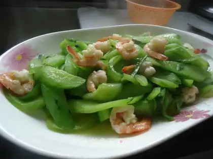 stir-fried shrimp with cucumber