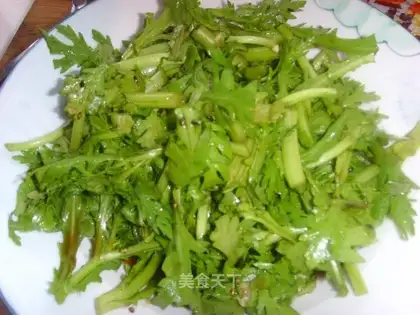 Horseradish chrysanthemum with vinegar