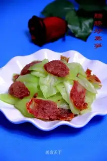 stir-fried lettuce with sausage