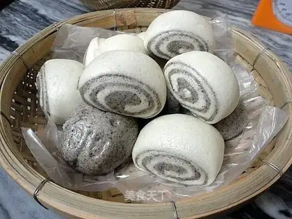 Black sesame steamed bun roll