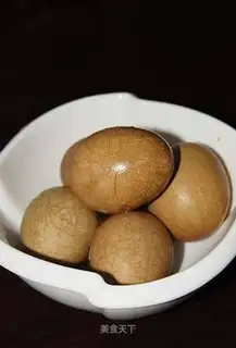 Delicious stewed eggs